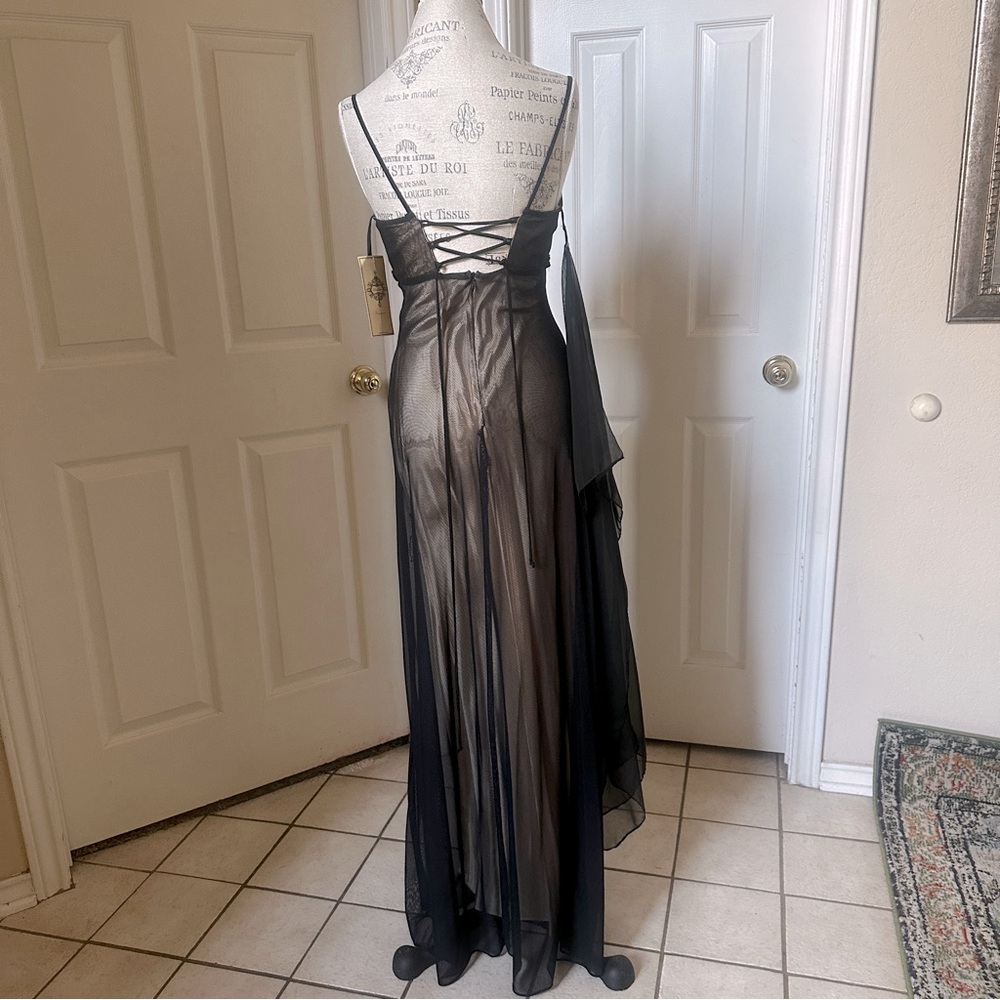 Black Over Gold Vintage Design Long Dress - Picture 6 of 16